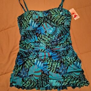 NWT Super cute flattering Swimdress